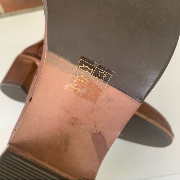 Journee Collection Womens Brown leather block heel Ankle Boots Shoes US 8 M - Picture 10 of 11